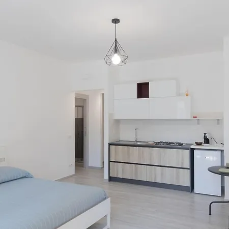 Luda Airport House *